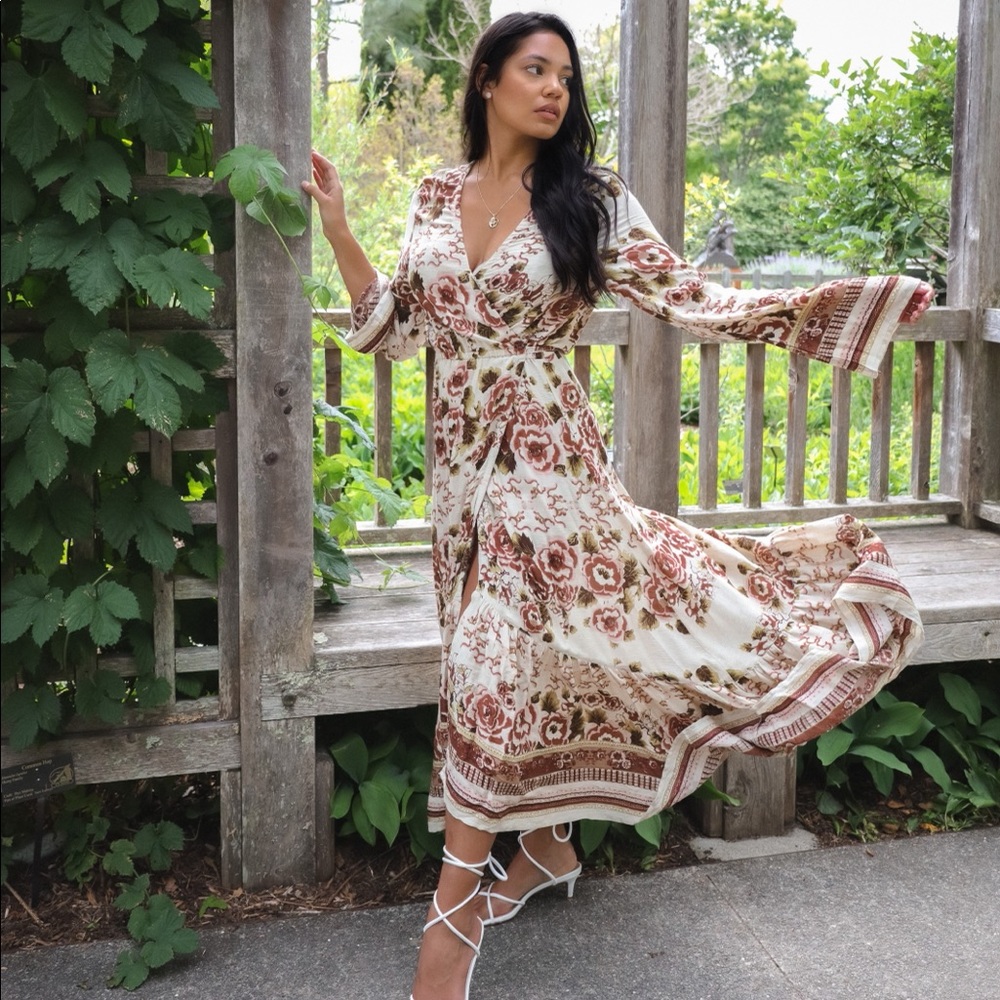 ❤️‍🩹SOLD❤️‍🩹 Floral Maxi Dress with High Slit